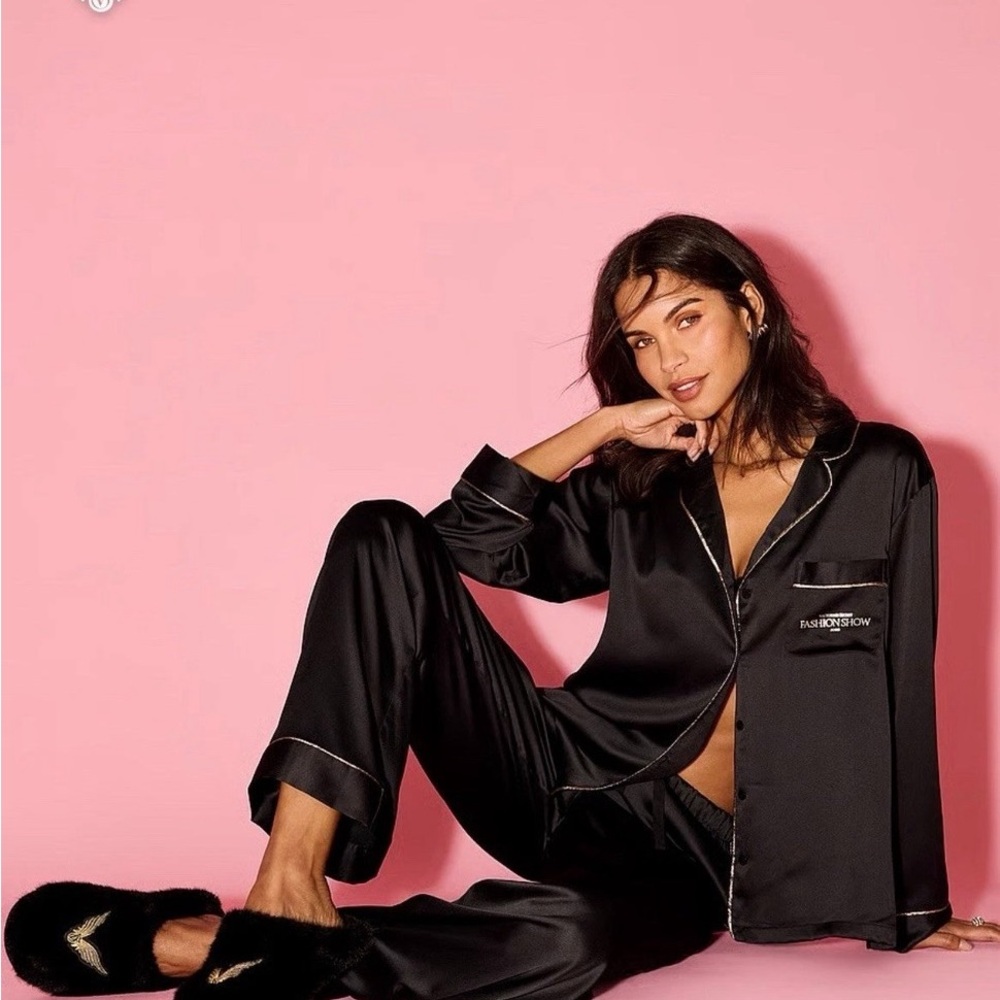 Victoria's Secret Black Satin Pajama Set - Fashion Show 2025